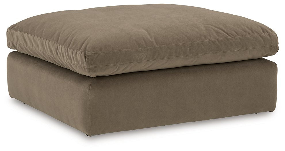 Sophie Oversized Accent Ottoman - World Furniture Gallery (Newark, CA)