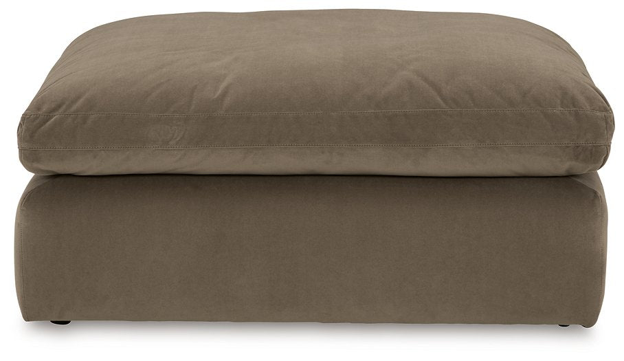 Sophie Oversized Accent Ottoman - World Furniture Gallery (Newark, CA)