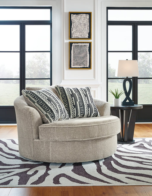 Calnita Oversized Swivel Accent Chair - World Furniture Gallery (Newark, CA)