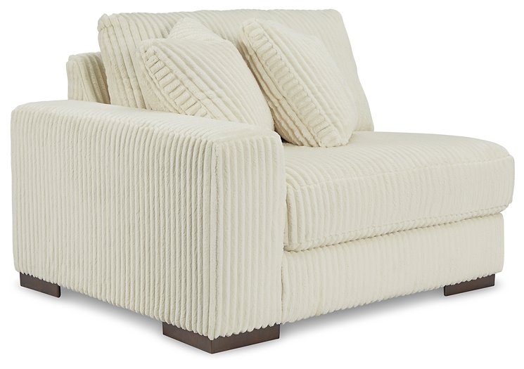 Lindyn 2-Piece Sectional Sofa - World Furniture Gallery (Newark, CA)