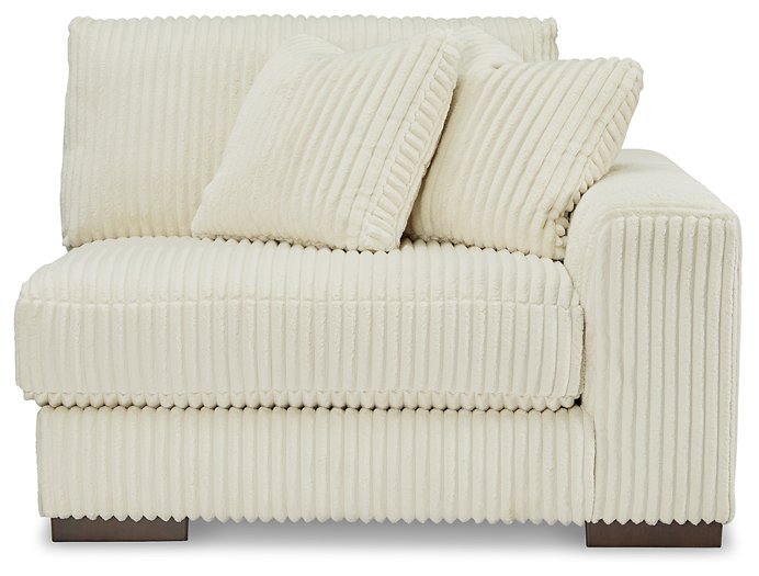 Lindyn 2-Piece Sectional Sofa - World Furniture Gallery (Newark, CA)