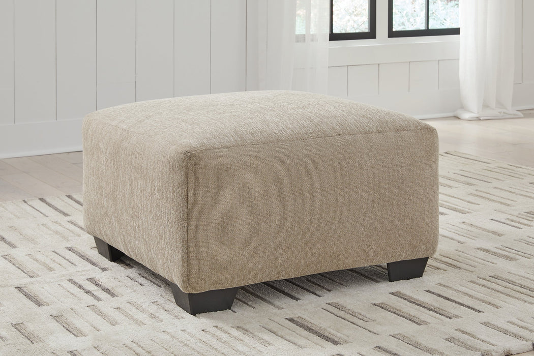 Brogan Bay Oversized Accent Ottoman - World Furniture Gallery (Newark, CA)