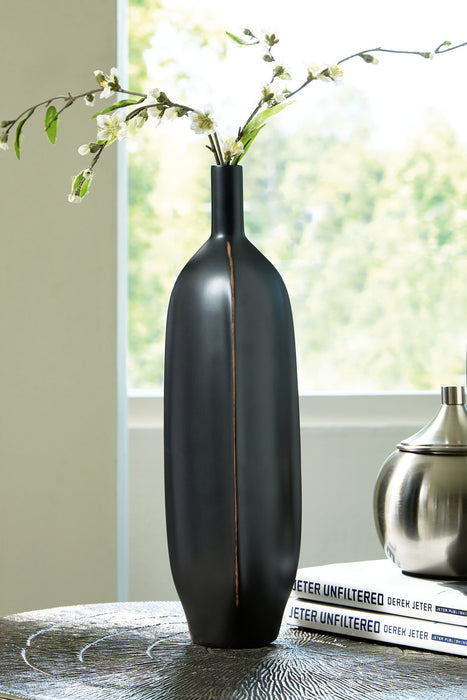 Rhaveney Vase - World Furniture Gallery (Newark, CA)