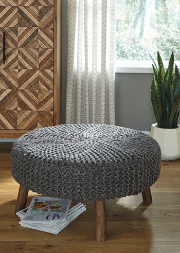 Jassmyn Oversized Accent Ottoman - World Furniture Gallery (Newark, CA)