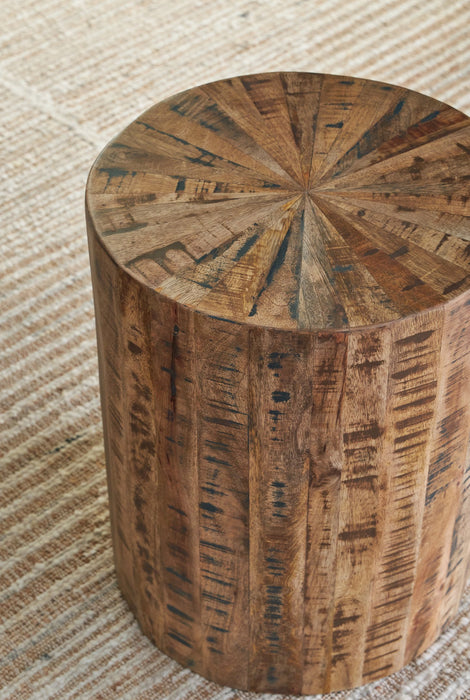 Reymore Accent Table - World Furniture Gallery (Newark, CA)