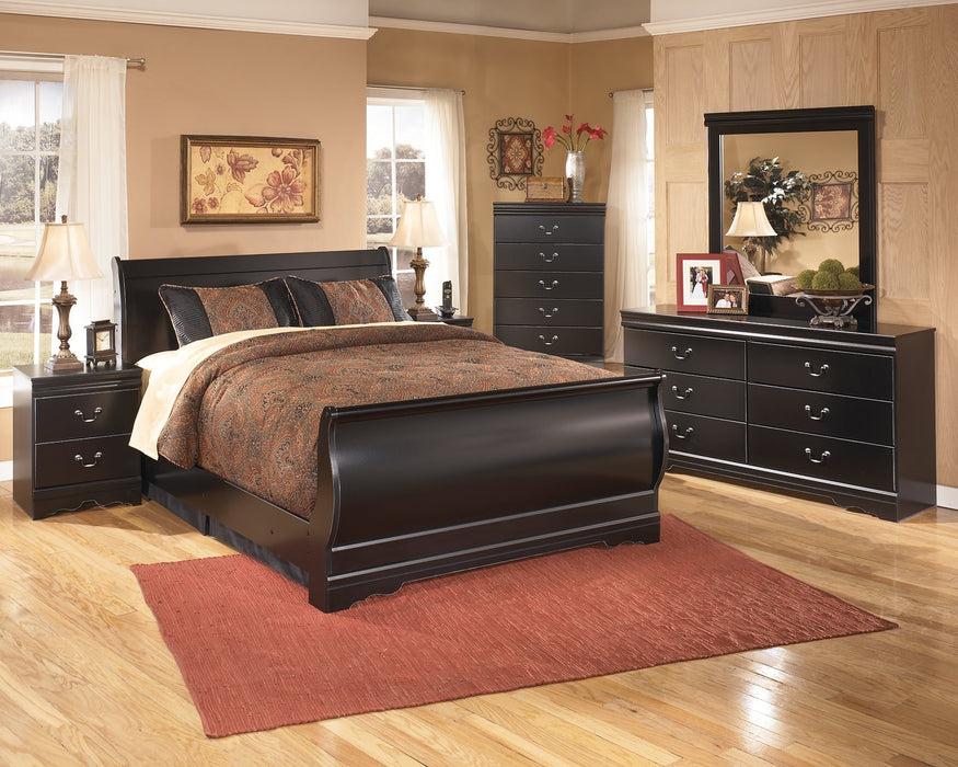 Huey Vineyard Bed - World Furniture Gallery (Newark, CA)