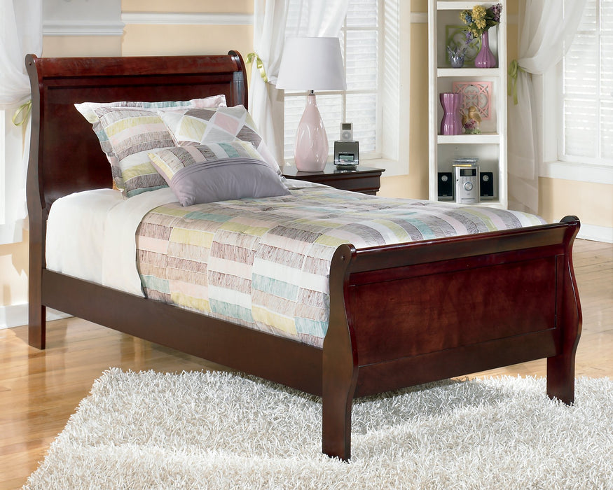 Alisdair Bedroom Set - World Furniture Gallery (Newark, CA)