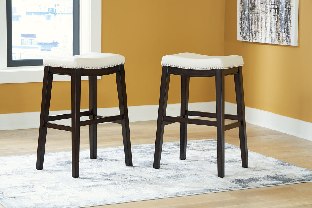 Lemante Bar Height Bar Stool - World Furniture Gallery (Newark, CA)