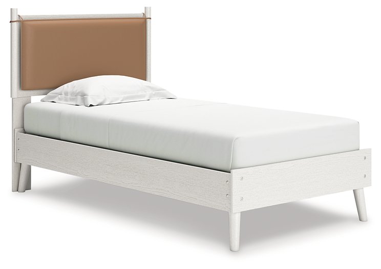 Aprilyn Bed - World Furniture Gallery (Newark, CA)