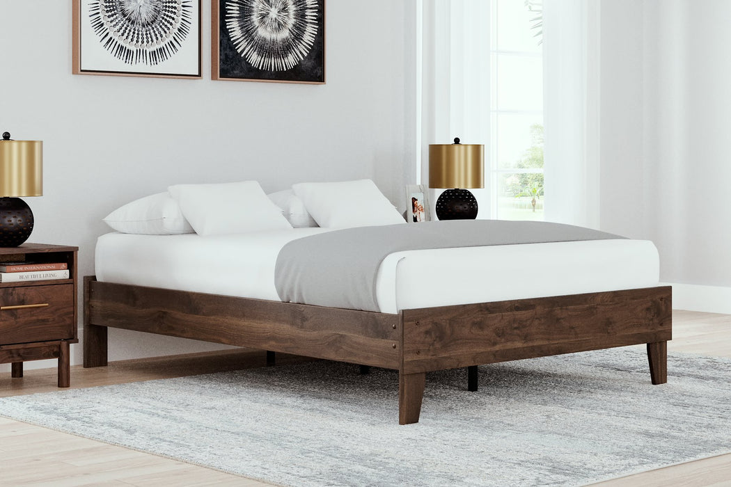 Calverson Panel Bed - World Furniture Gallery (Newark, CA)