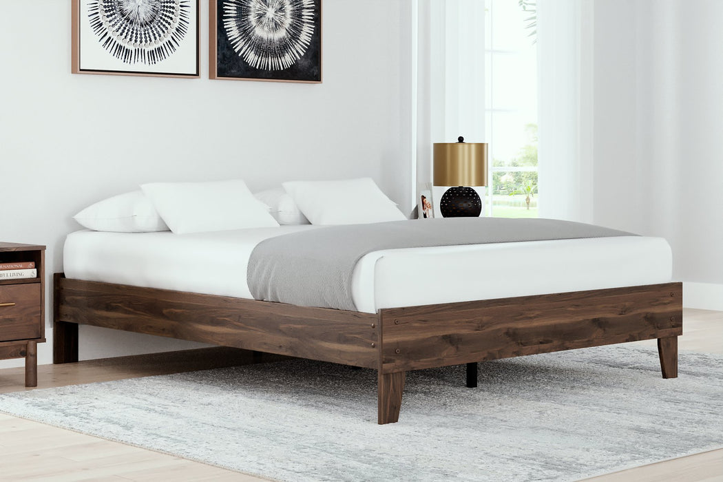 Calverson Panel Bed - World Furniture Gallery (Newark, CA)