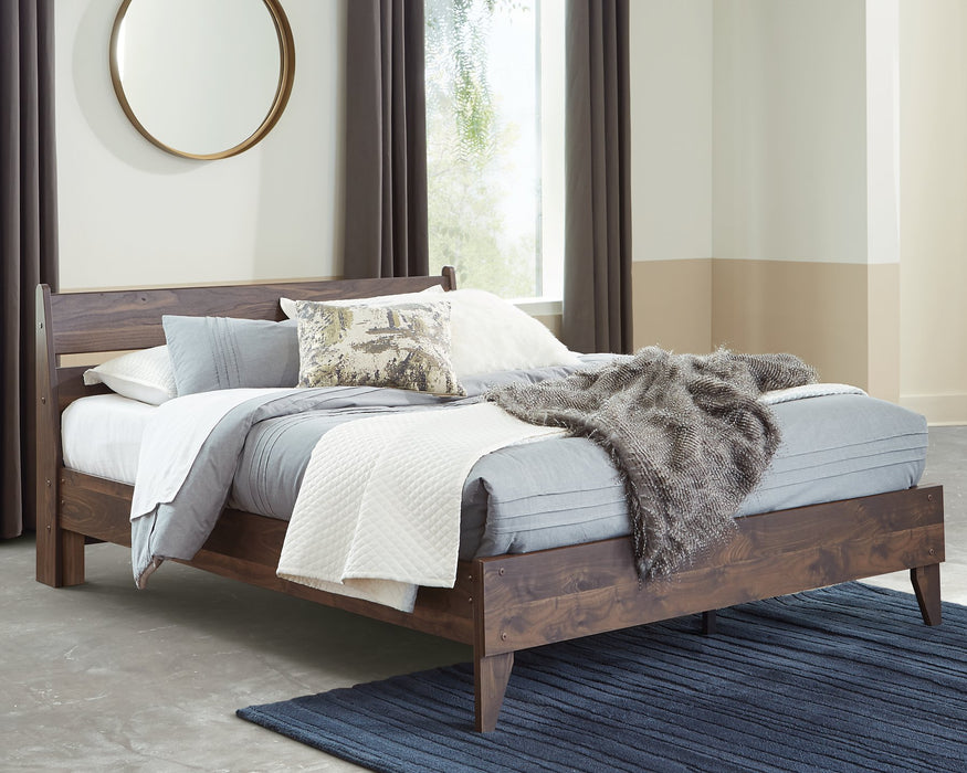 Calverson Panel Bed - World Furniture Gallery (Newark, CA)