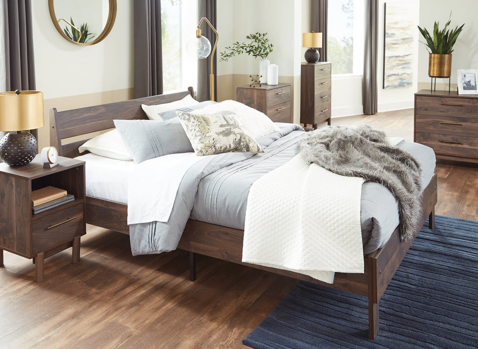 Calverson Panel Bed - World Furniture Gallery (Newark, CA)