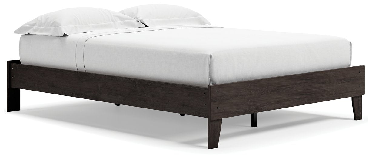 Piperton Bed - World Furniture Gallery (Newark, CA)