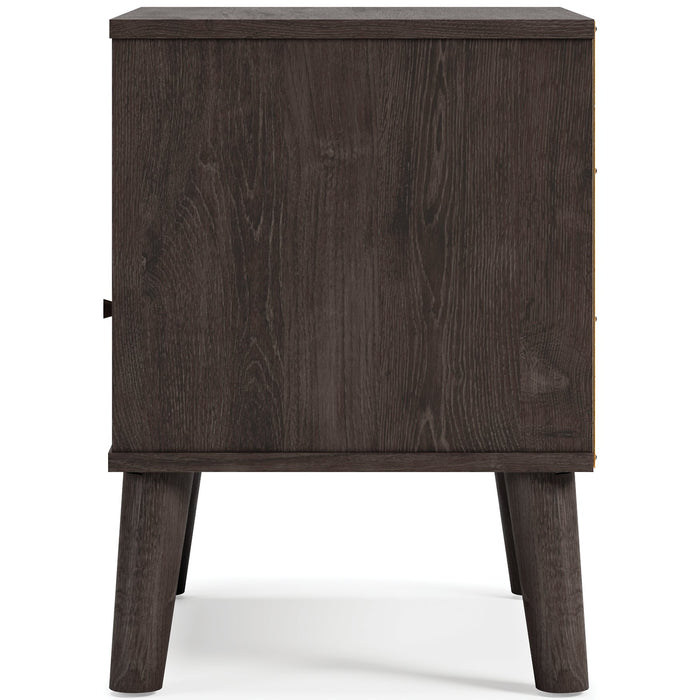 Piperton Nightstand - World Furniture Gallery (Newark, CA)