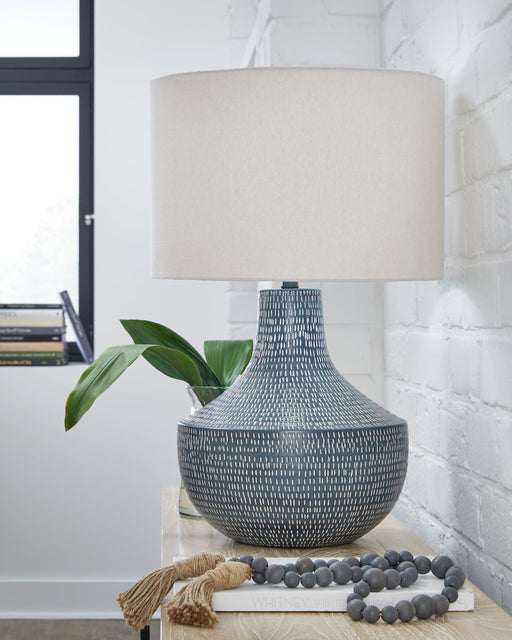 Schylarmont Table Lamp - World Furniture Gallery (Newark, CA)