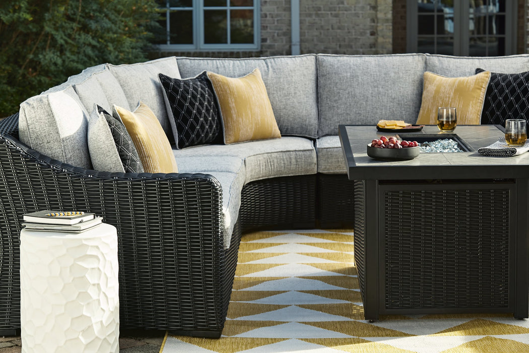 Beachcroft Outdoor Sectional - World Furniture Gallery (Newark, CA)