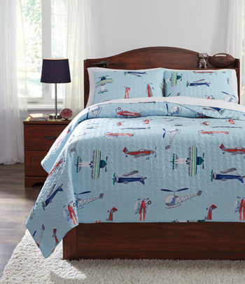 McAllen 3-Piece Quilt Set - World Furniture Gallery (Newark, CA)