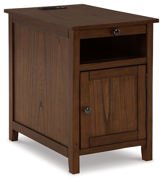 Treytown Chairside End Table - World Furniture Gallery (Newark, CA)