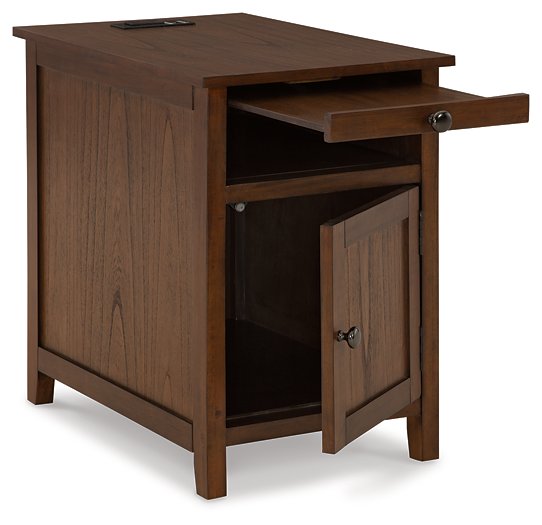 Treytown Chairside End Table - World Furniture Gallery (Newark, CA)