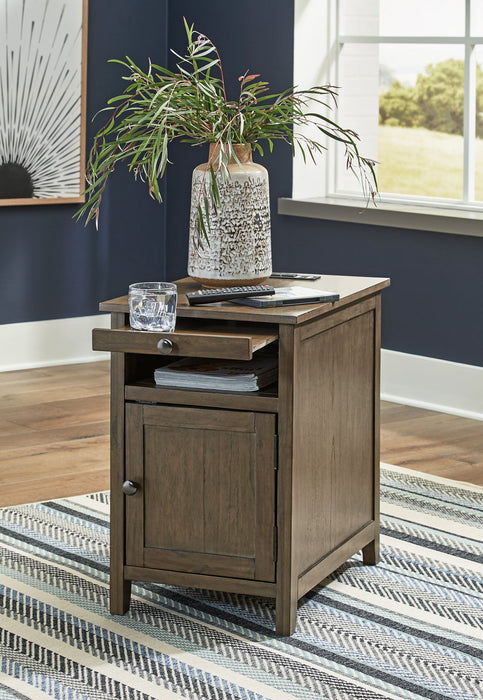 Treytown Chairside End Table - World Furniture Gallery (Newark, CA)