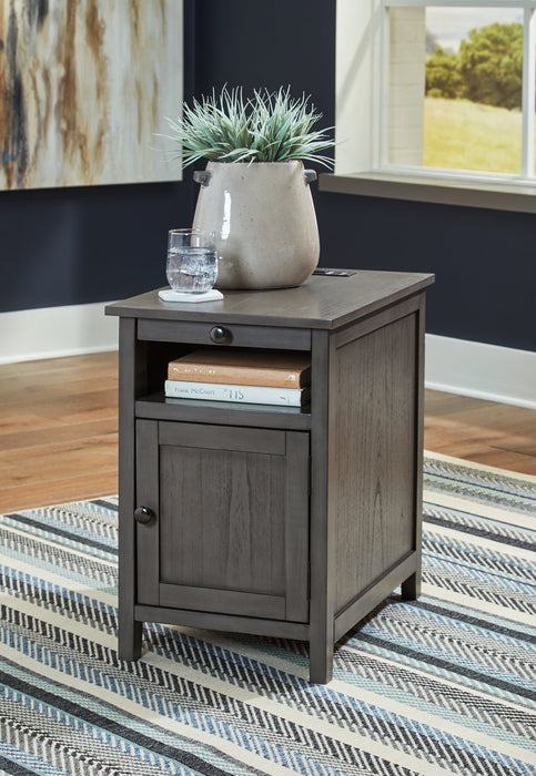 Treytown Chairside End Table - World Furniture Gallery (Newark, CA)