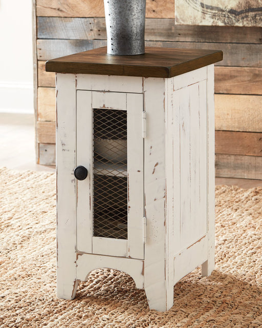 Wystfield Chairside End Table - World Furniture Gallery (Newark, CA)