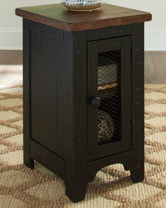 Valebeck Chairside End Table - World Furniture Gallery (Newark, CA)