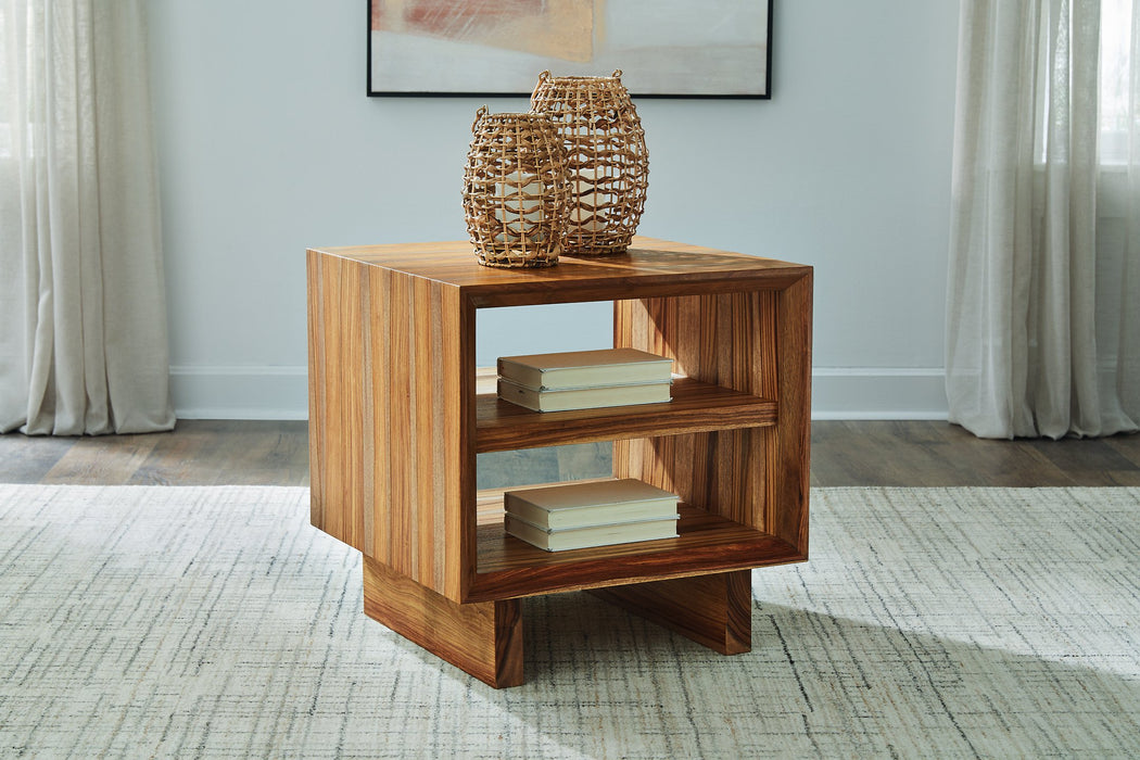 Dressonni End Table - World Furniture Gallery (Newark, CA)