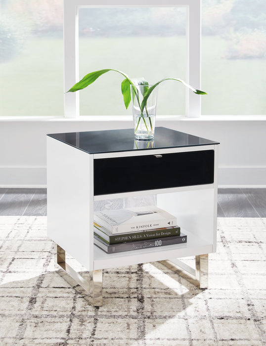 Gardoni End Table - World Furniture Gallery (Newark, CA)