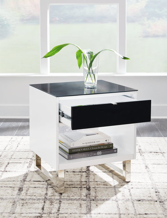 Gardoni End Table - World Furniture Gallery (Newark, CA)