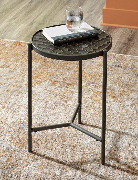 Doraley Chairside End Table - World Furniture Gallery (Newark, CA)