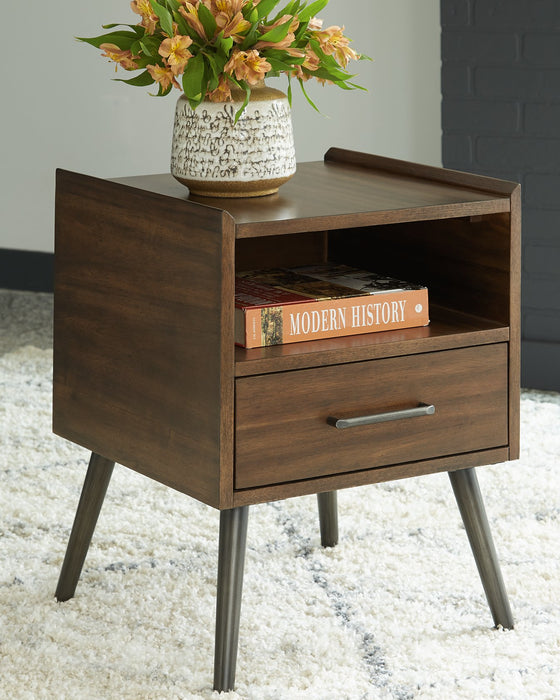 Calmoni End Table - World Furniture Gallery (Newark, CA)